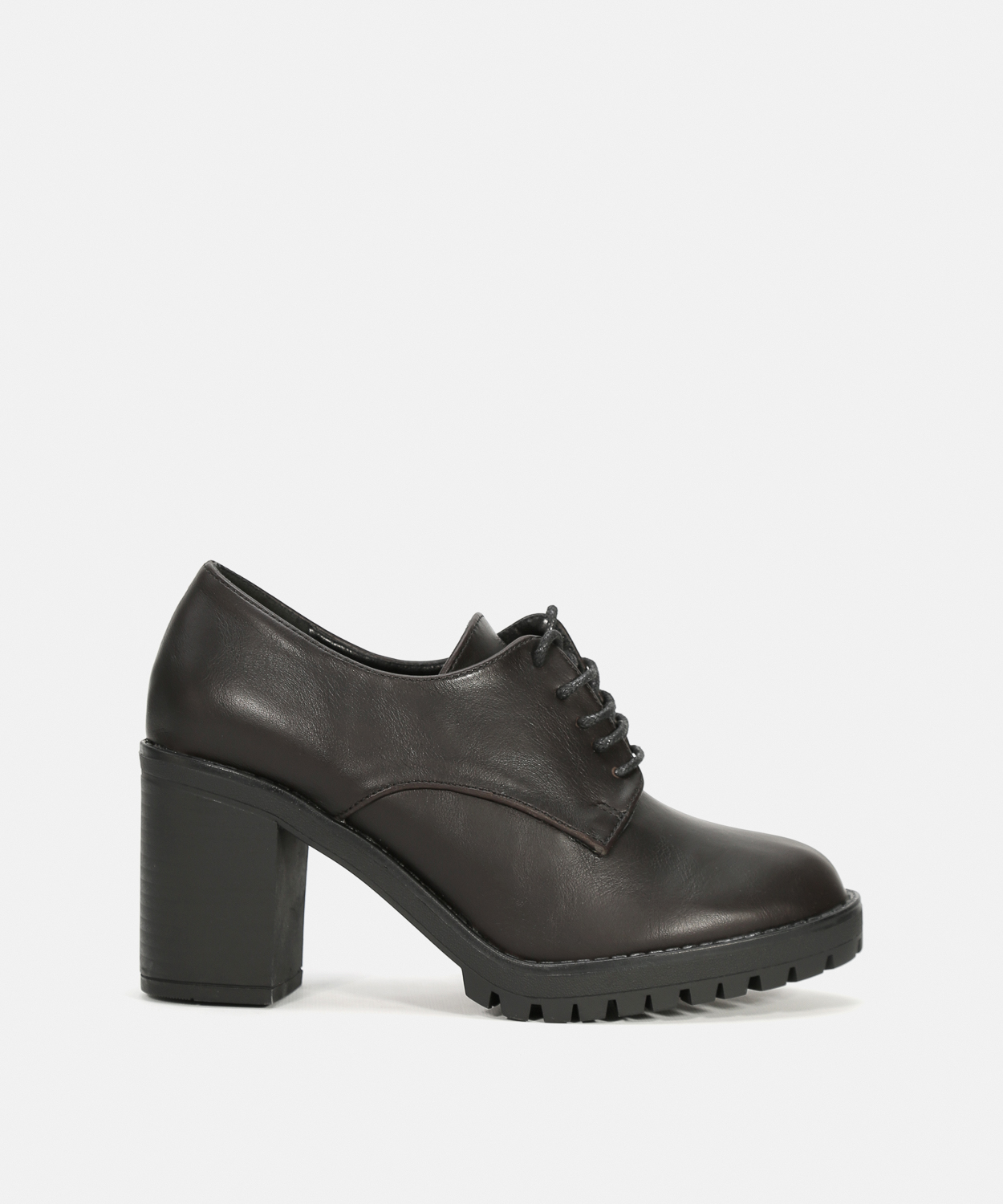 Sapatos salto cordão image number null